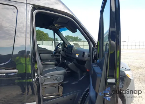 2022 Mercedes-Benz Sprinter 2500 z USA, uszkodzony, nr VIN W1Y4ECHY2NT110239